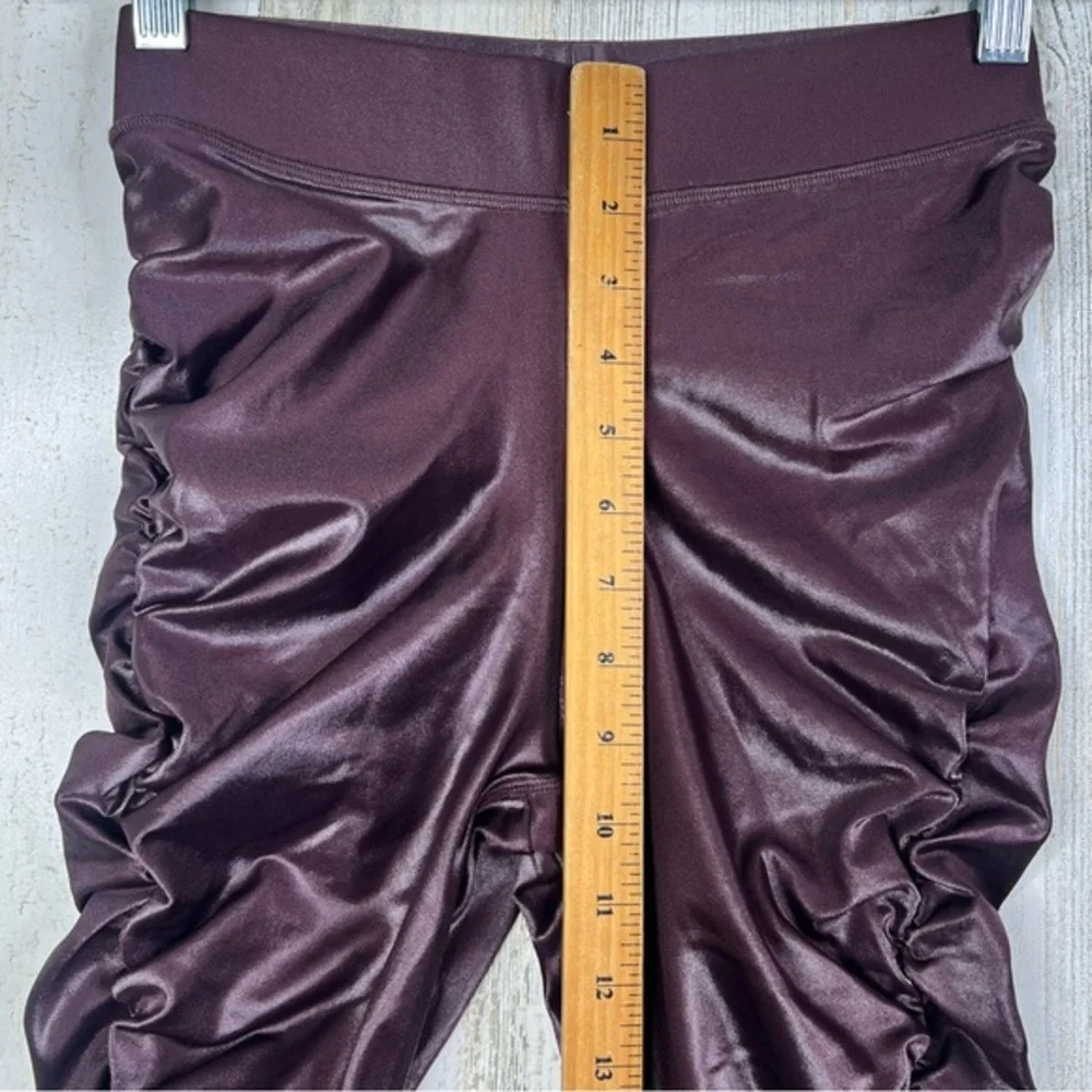 Alo Yoga‎ High-Waist Cinched Ruched Leggings Chestnut Shine Size Small Red Wine
